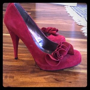 Steve Madden red suede pumps