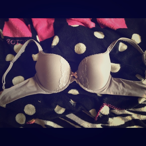 Victoria's Secret push up bra 34C - Picture 1 of 4