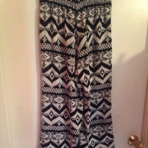 Parachute pants black and white