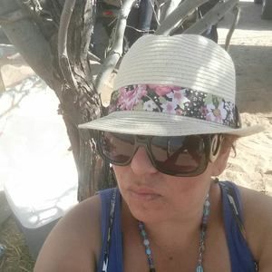 Meet your Posher, Alma