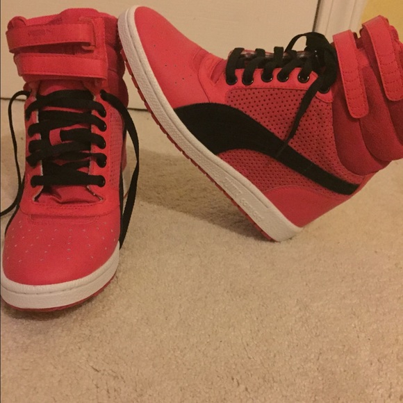 Puma wedged high top