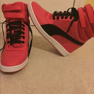 Puma wedged high top