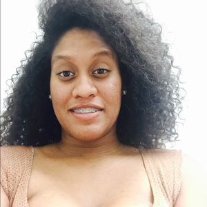 Meet your Posher, Kayla