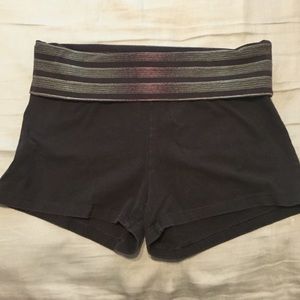 Yoga shorts medium