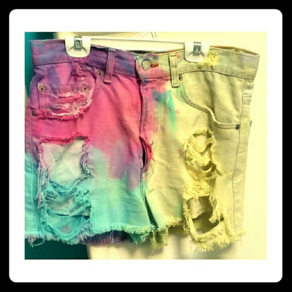 Levi multi colored high waisted shorts