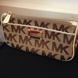 100% Authentic Michael Kors