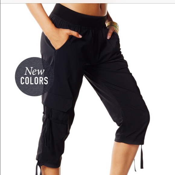 black cargo capris