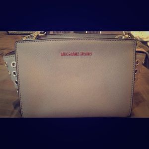Michael Kors medium Selma grommet messenger