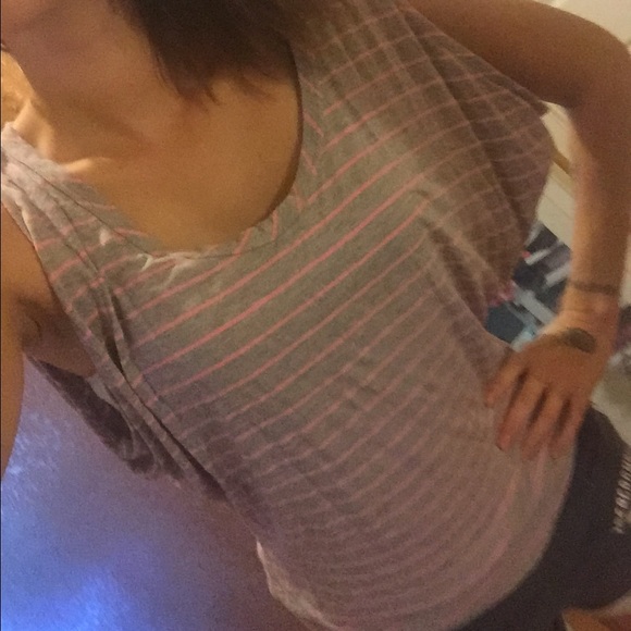 Strip shirt grey and pick - Picture 3 of 3