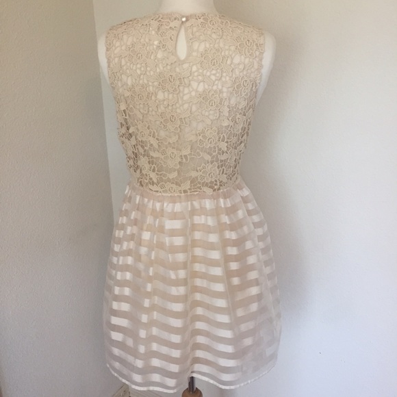 Altar'd State dress - Picture 2 of 4