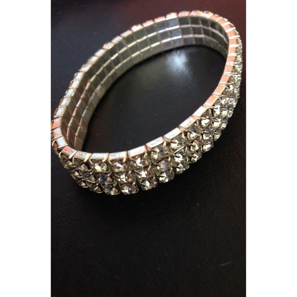 Stretch Rhinestone Bracelet - Picture 1 of 2