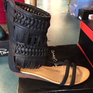 Black gladiator sandals size 10