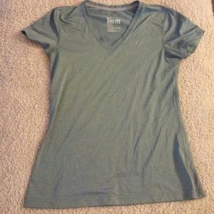 Short sleeve Nike Drifit v-neck tee