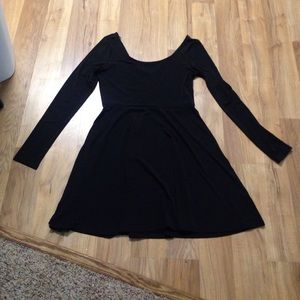 H&M long sleeved black dress NWOT