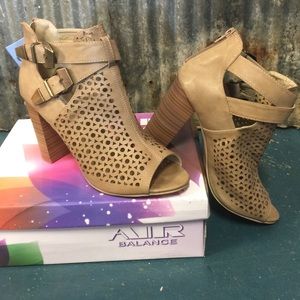Beige booties size 9! Boutique brand, new in box