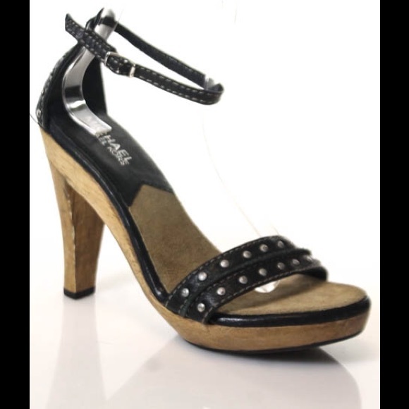 Michael Kors Shoes - MICHAEL MICHAEL KORS BLACK SANDALS WOOD HEELS SZ 6