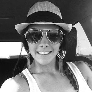 Meet your Posher, Kalli