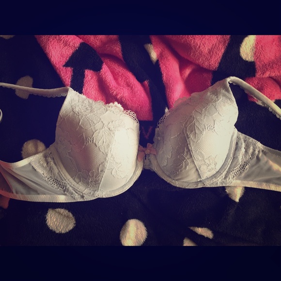 Victoria's Secret body push up bra 34C