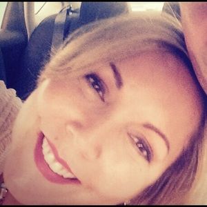 Meet your Posher, Davette