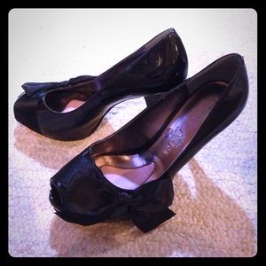 Paris Hilton Black Bow 5" Heels