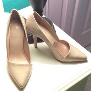 Nude Pointy Heels...