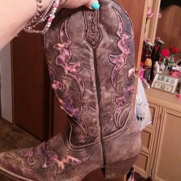 Boots - Picture 2 of 2
