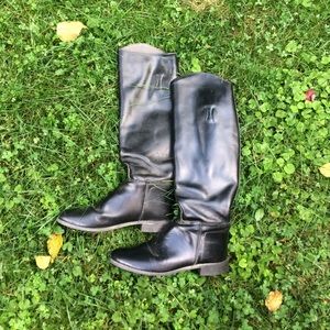 Equestrian riding boots