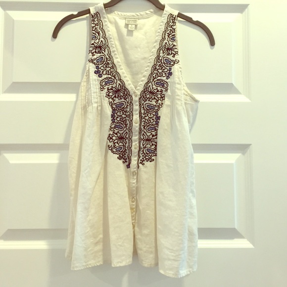 Linen tank w/ floral details