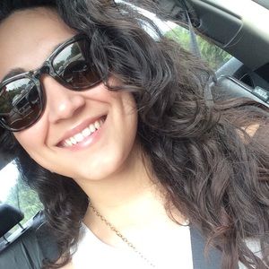 Meet your Posher, Paola