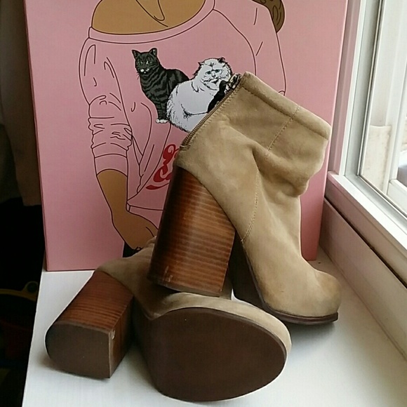 Jeffrey Campbell Rumble Taupe Suede Boots Sz 6.5