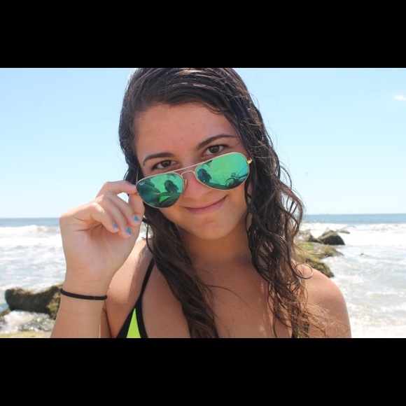 Meet your Posher, Gina - Picture 1 of 1