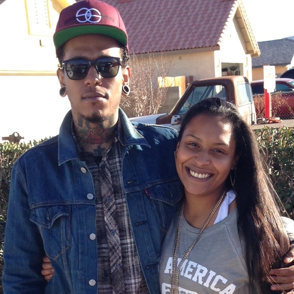 Meet your Posher, Flora