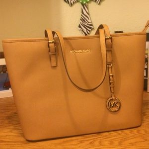 Michael Kors Jet-Set Tote