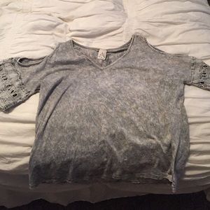 Acid wash cutout tee