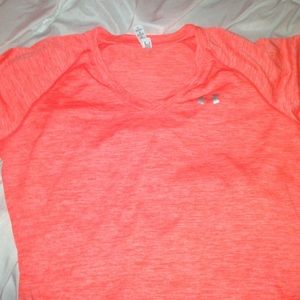 under armour light fit workout tee