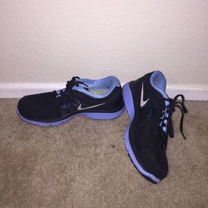 Black & light blue Dual Fusion Nike shoes