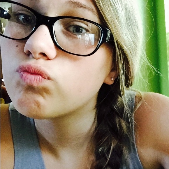 Meet your Posher, Breana - Picture 1 of 1