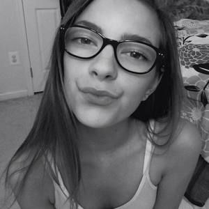 Meet your Posher, Chloe