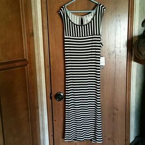 Black & white striped Dress sz Small New!!!