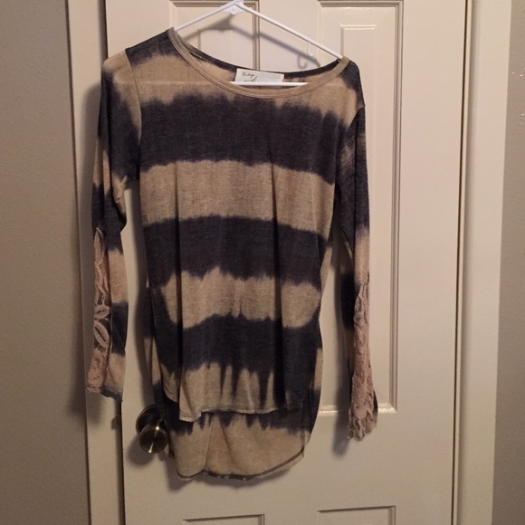 Country chic long sleeve top