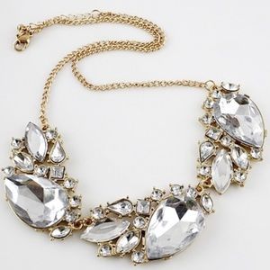 WHITE GEMSTONE AND GOLD NECKLACE!!