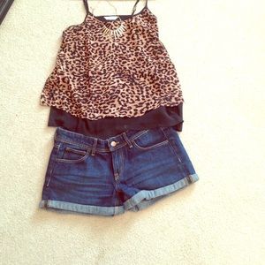 Skinny low waist dark wash denim shorts