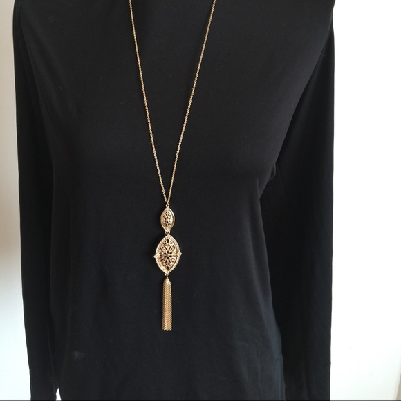 Jewelry - Pendant Necklace NWOT