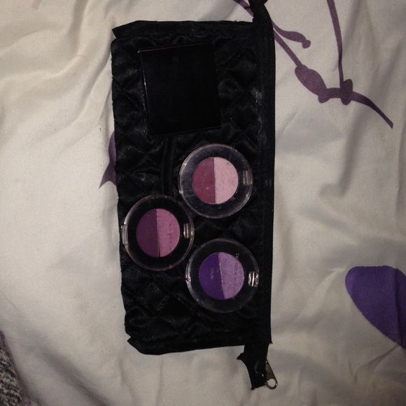 Eyeshadow - Picture 1 of 1