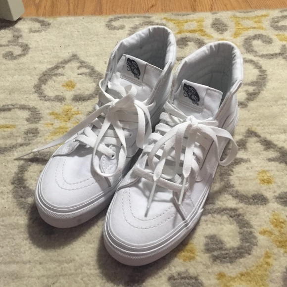 White vans men's 4.5 woman's 6