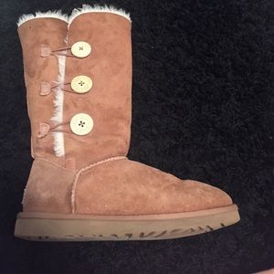 Tall Bailey button uggs size 8