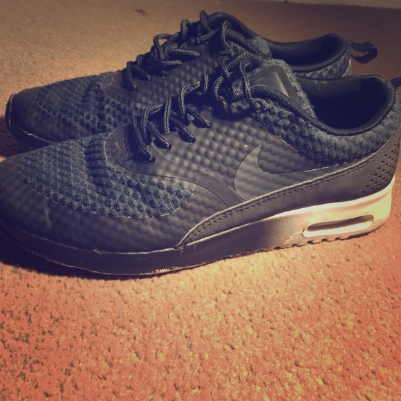 Nike Tennis Shoes