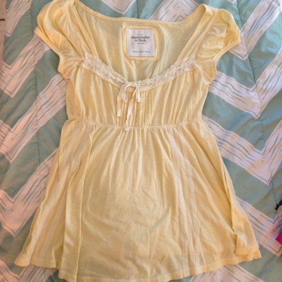 Abercrombie & Fitch Tops - It was a gift and it doesn't fit.