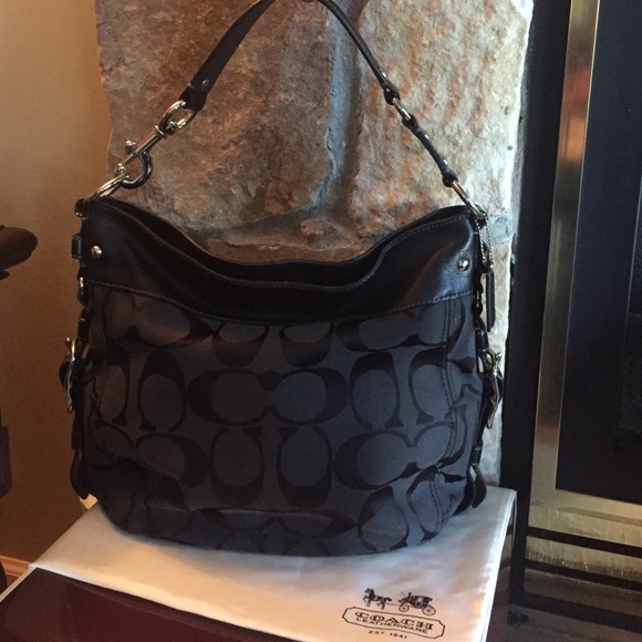 Coach Handbags - Favorite Coach Bag Ever💘