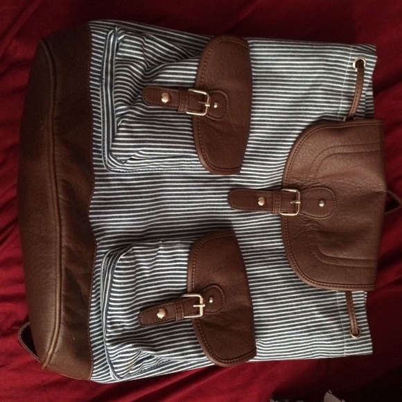 Cute striped bag. Used only a few times for school - Picture 1 of 1